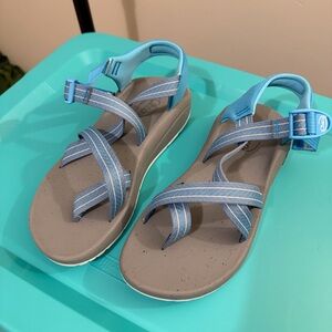 NWOT Chaco Cloud Sandals in Light Blue and Gray